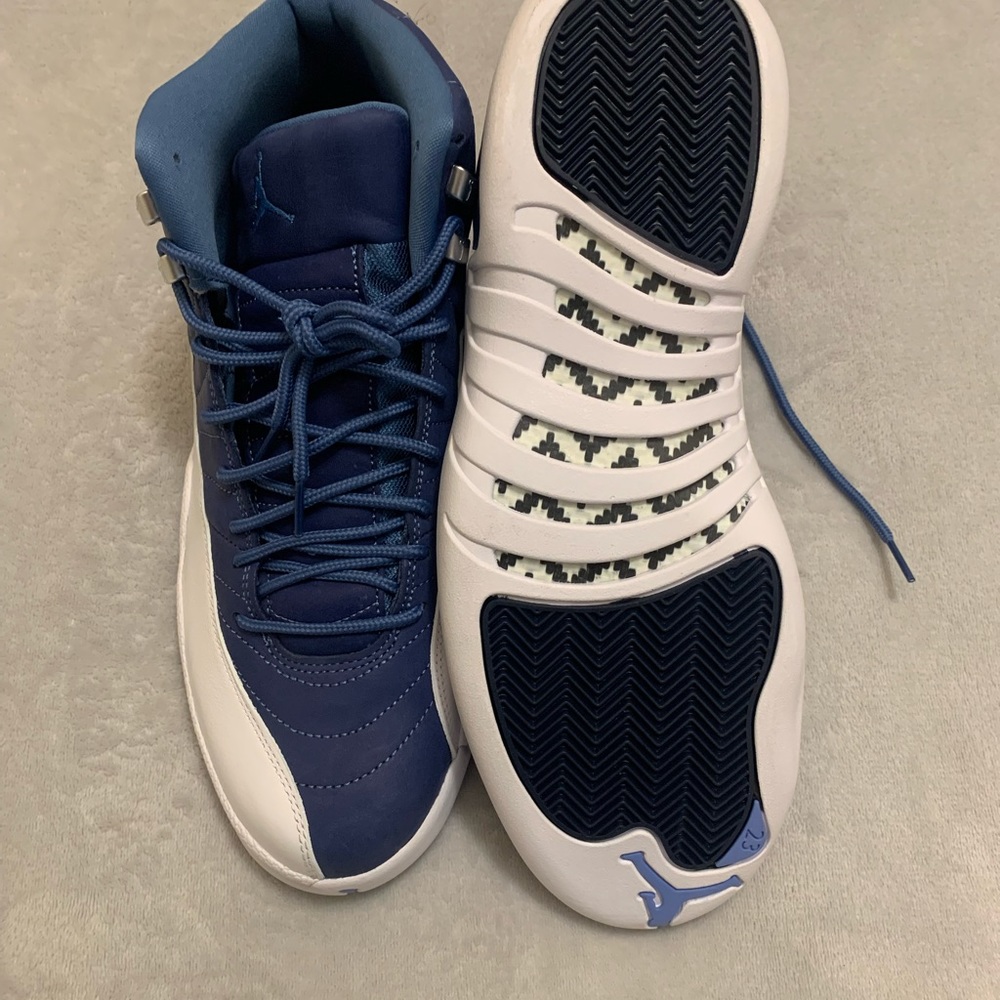 Men’s Air Jordan 12 Retro - Picture 4 of 5